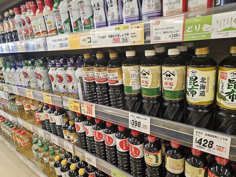 スーパーの醤油売り場
